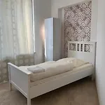 City Lodge Apartment شقة *